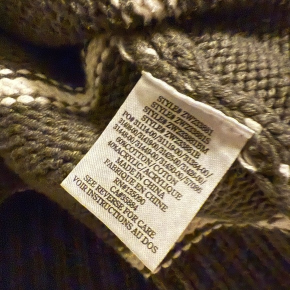 sweater - Picture 3 of 3